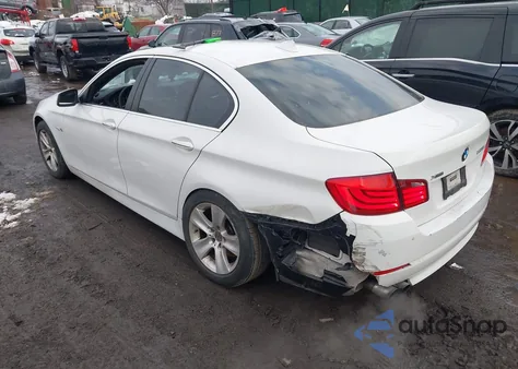 2013 BMW 528I xDrive z USA, uszkodzony, nr VIN WBAXH5C56DDW12923